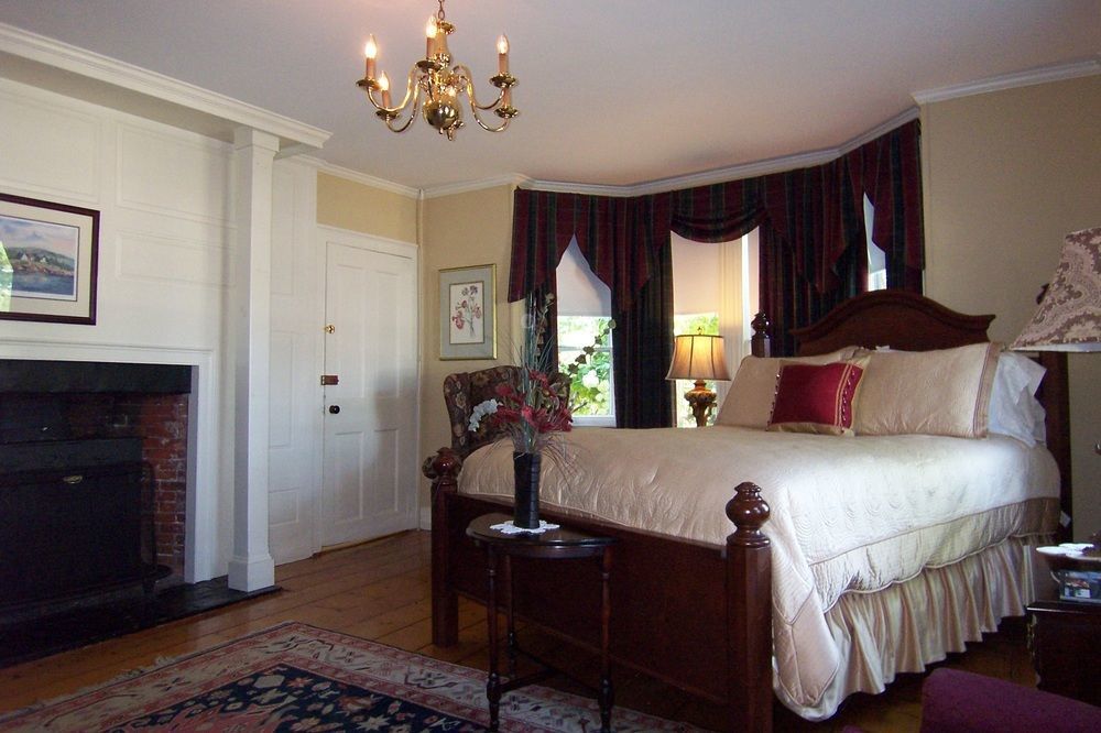 Elms Of Camden Bed & Breakfast Exterior photo