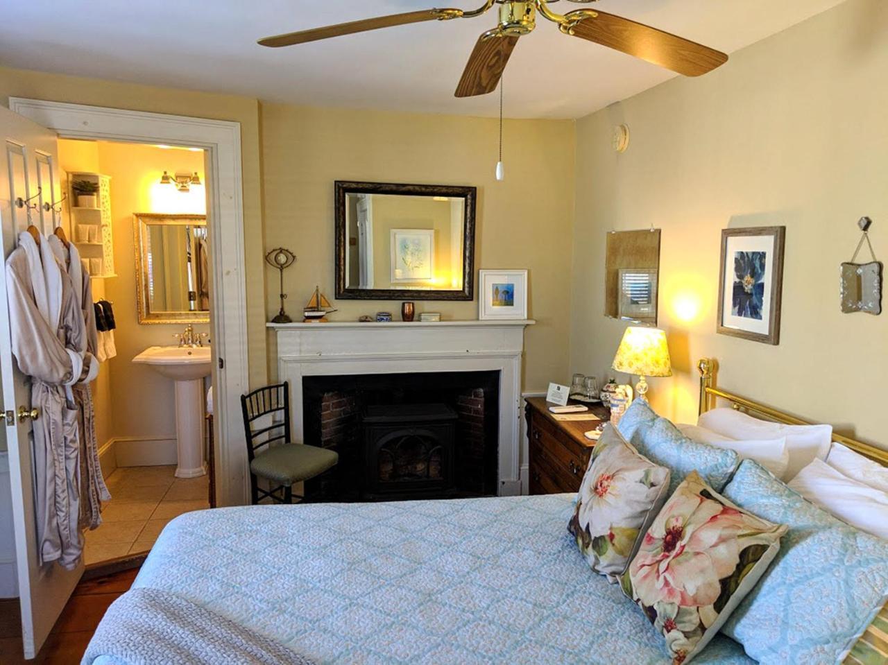 Elms Of Camden Bed & Breakfast Exterior photo