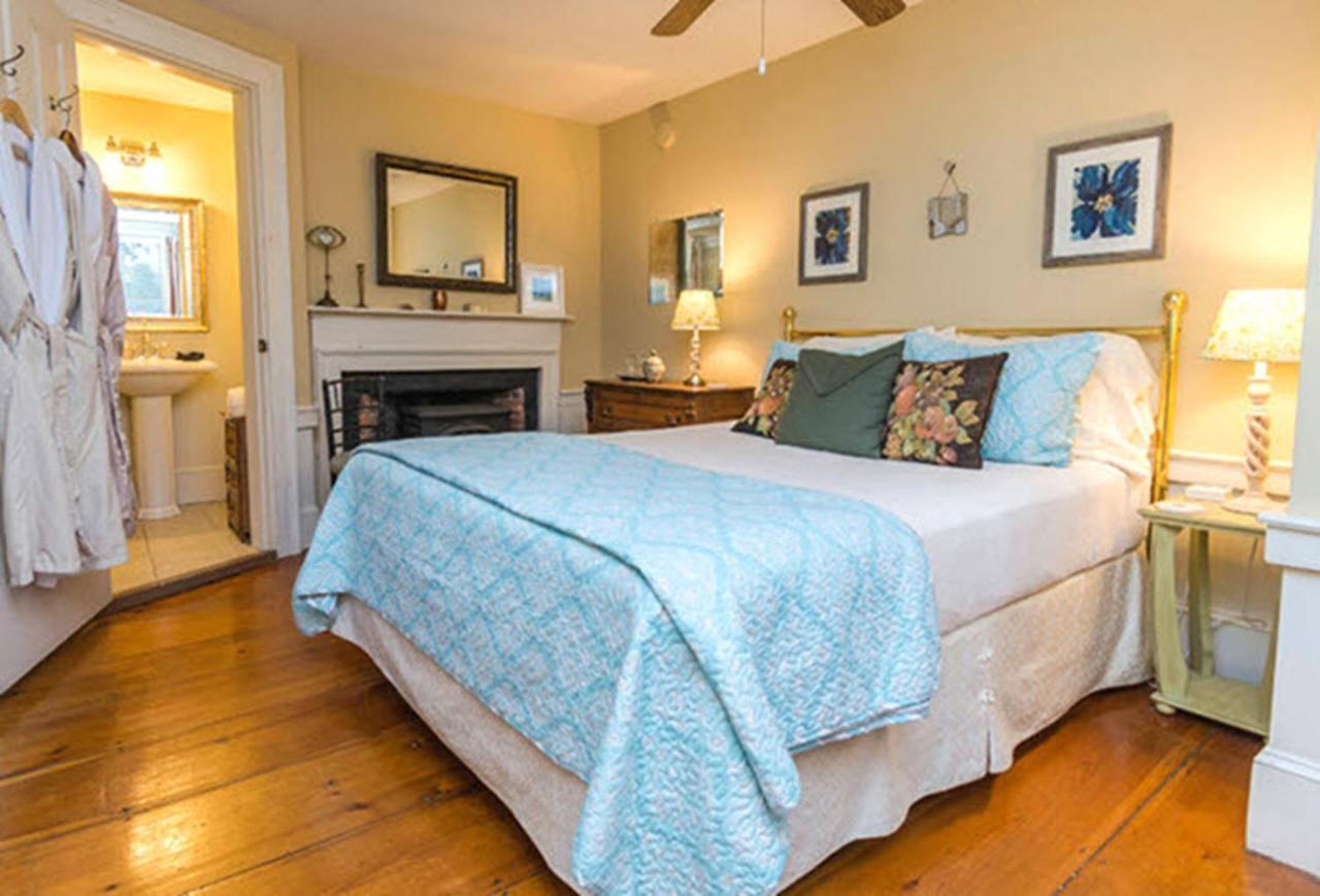 Elms Of Camden Bed & Breakfast Exterior photo